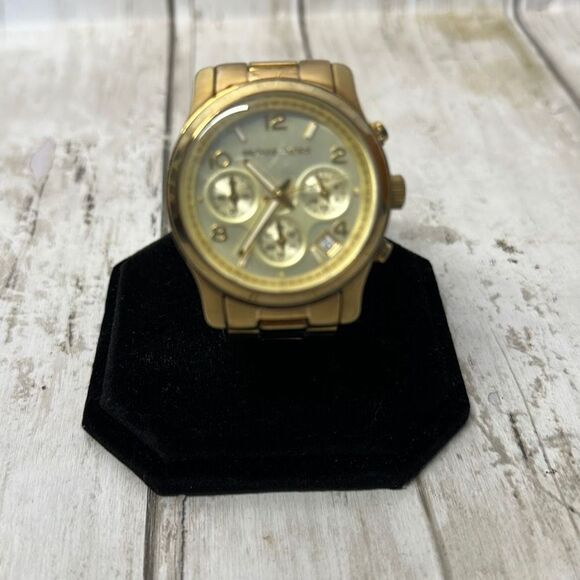 Michael Kors Mid-Size Runway MK5055 Wrist Watch Chronograph Gold NEEDS BATTERY - Picture 2 of 10